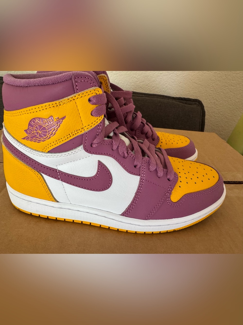 Jordan 1 Retro High OG Brotherhood, Size 8M/9.5W. Pre-owned. Excellent Condition